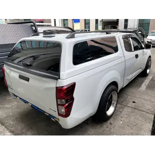 Aeroklas Stylish hardtop - pop-out side window - painted - Isuzu E/C 2020-2024