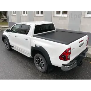 RealTruck Mountain Top EVOm Manual Roll Cover - black - Toyota D/C 2016-, 2026-