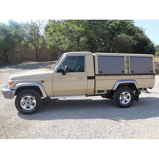 Bushtech Bushtech Canopy Toyota Land Cruiser 79-Zwart