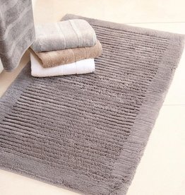 Cawö Ce tapis de bain est fait de 100% coton peigné.