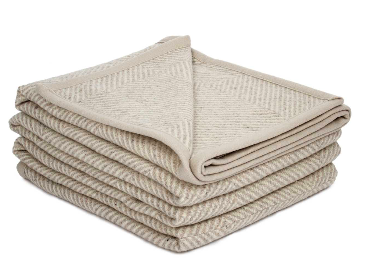 Brun de vian-Tiran   ( La manufacture des fibres nobles depuis 1808 ) Summer blanket MERILIN ( 20 % Linen - 80 % Merinowo ) 240 g/m2 .