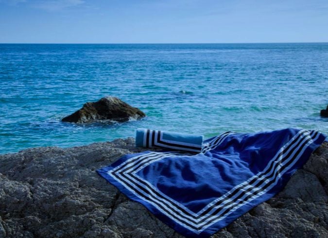 Abyss Serviettes de plage ou de bain : CANNES : 100% Gizeh - Coton égyptien, fils extra longs 550 gr/m2