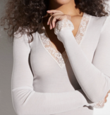 Zimmerli Dames ,Wol en Zijde : T- SHIRT , V hals ( Lange mouw met kant ) (70 % Wol en 30 % zijde  )