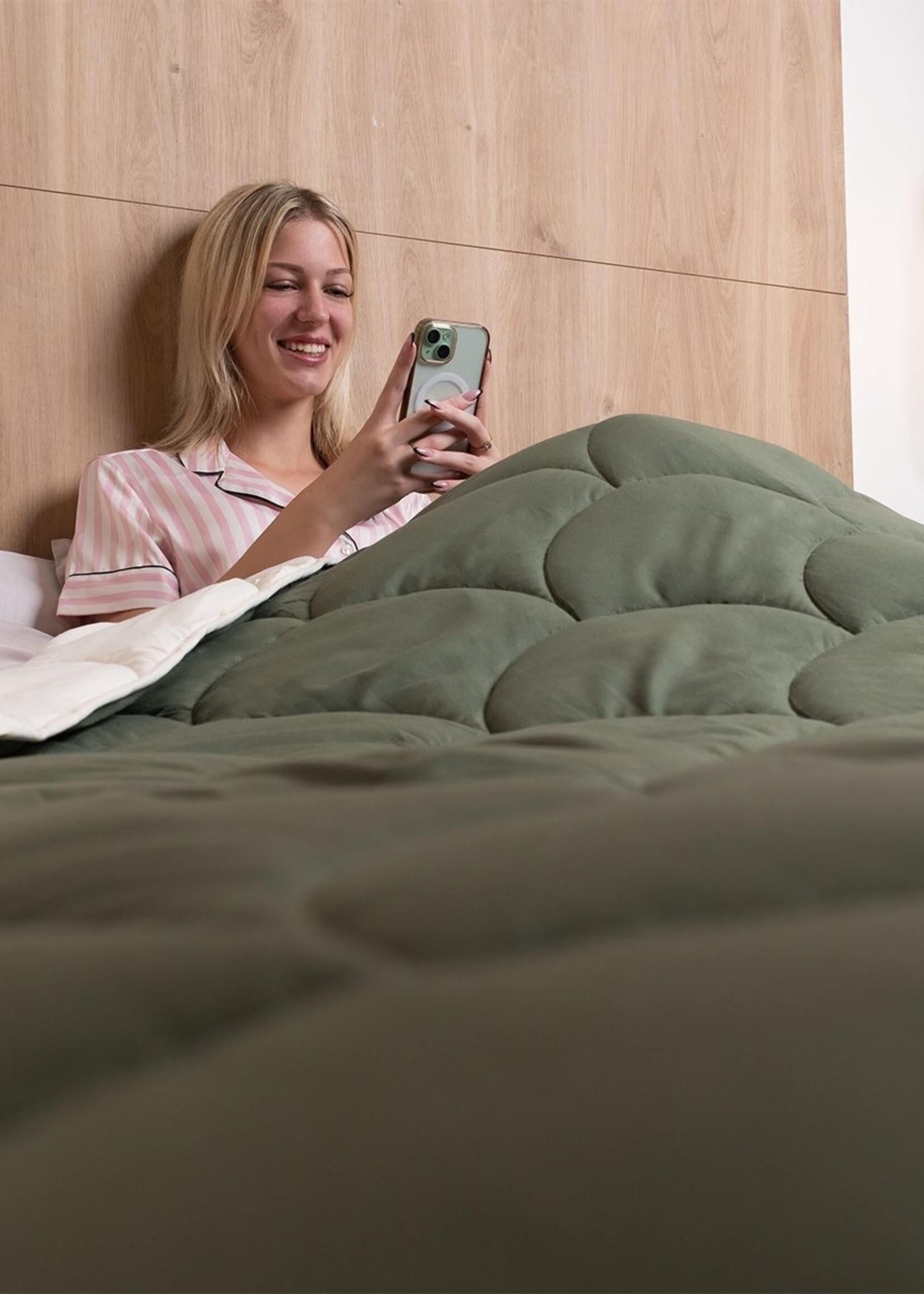 Novio slapen Eazzzy - All year dekbed enkel - Dekbed zonder overtrek -  Creme/Groen