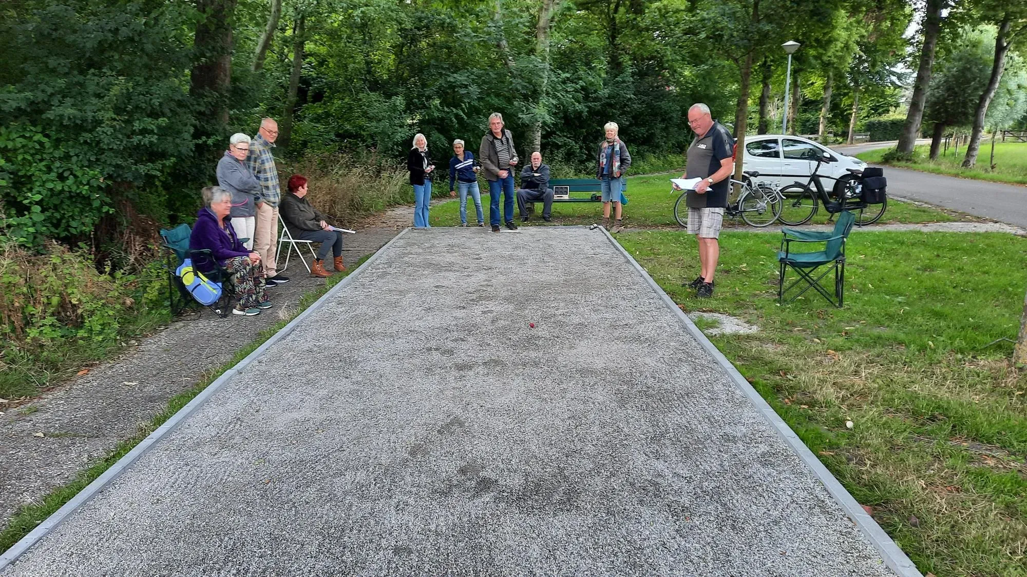 Wat is het verschil tussen een trottoirband en een opsluitband?