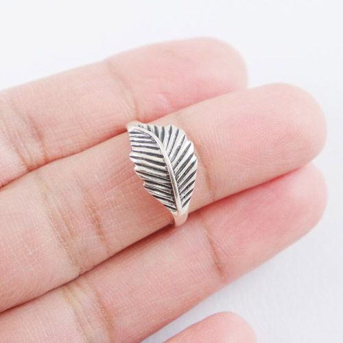 LAVI Oxidized Feather Ring