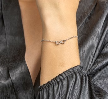 LAVI Infinity Bracelet Silver