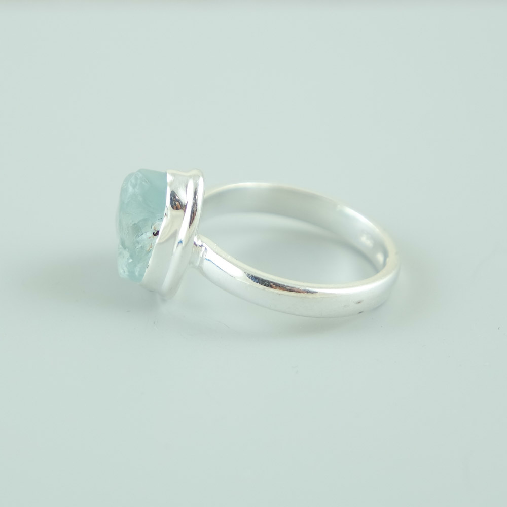 Raw Aquamarine Ring Eros