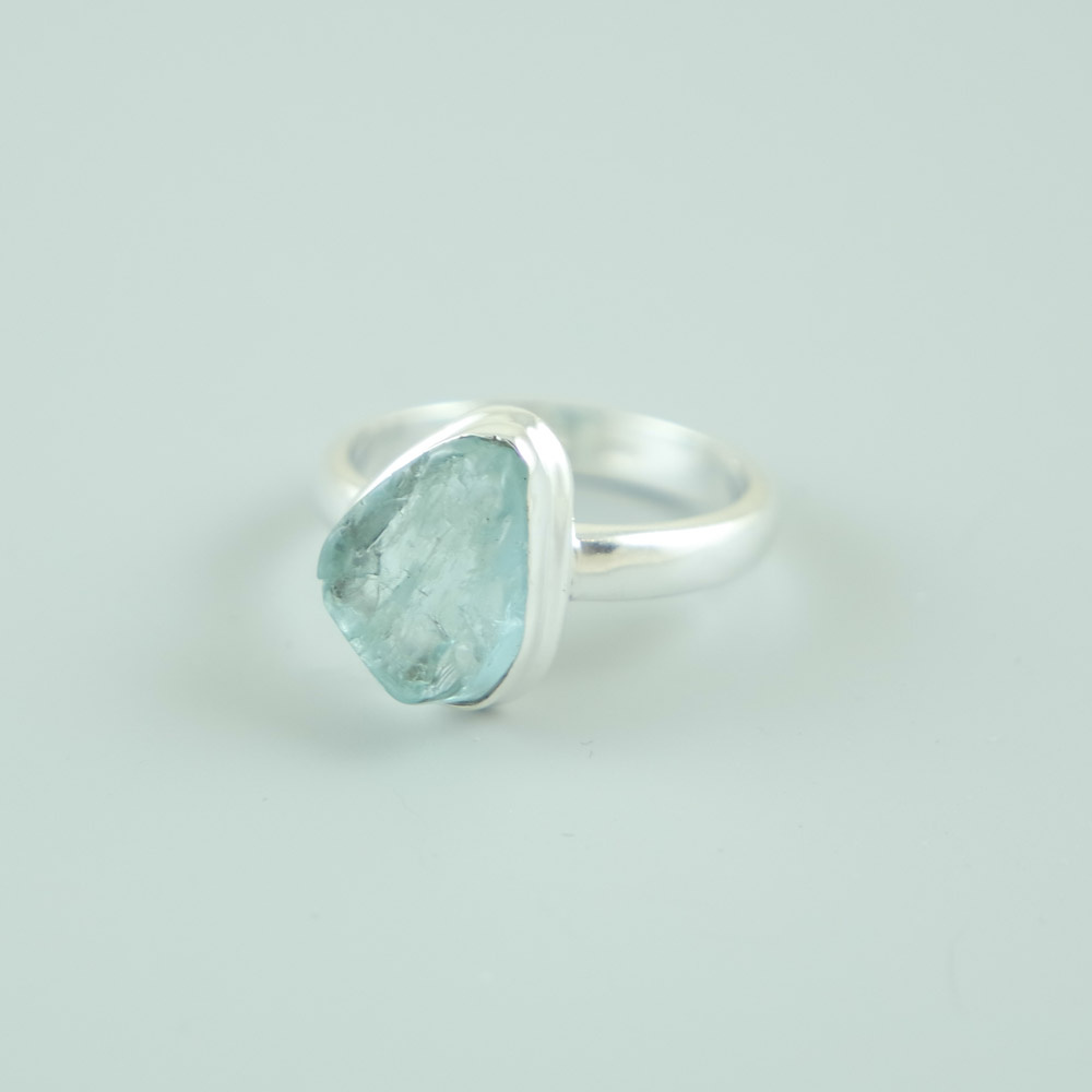 Raw Aquamarine Ring Athena