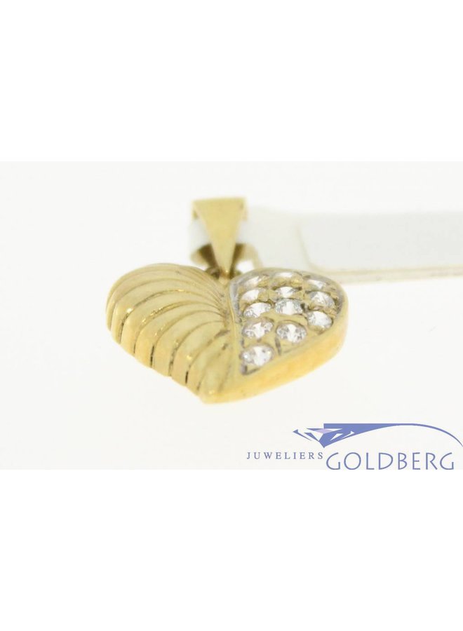 Vintage 14k gouden hartvormige hanger met bladversiering en zirconia