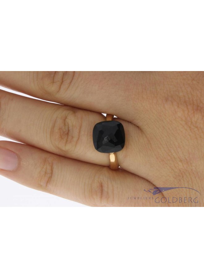 18k gouden design ring facet geslepen zwarte steen