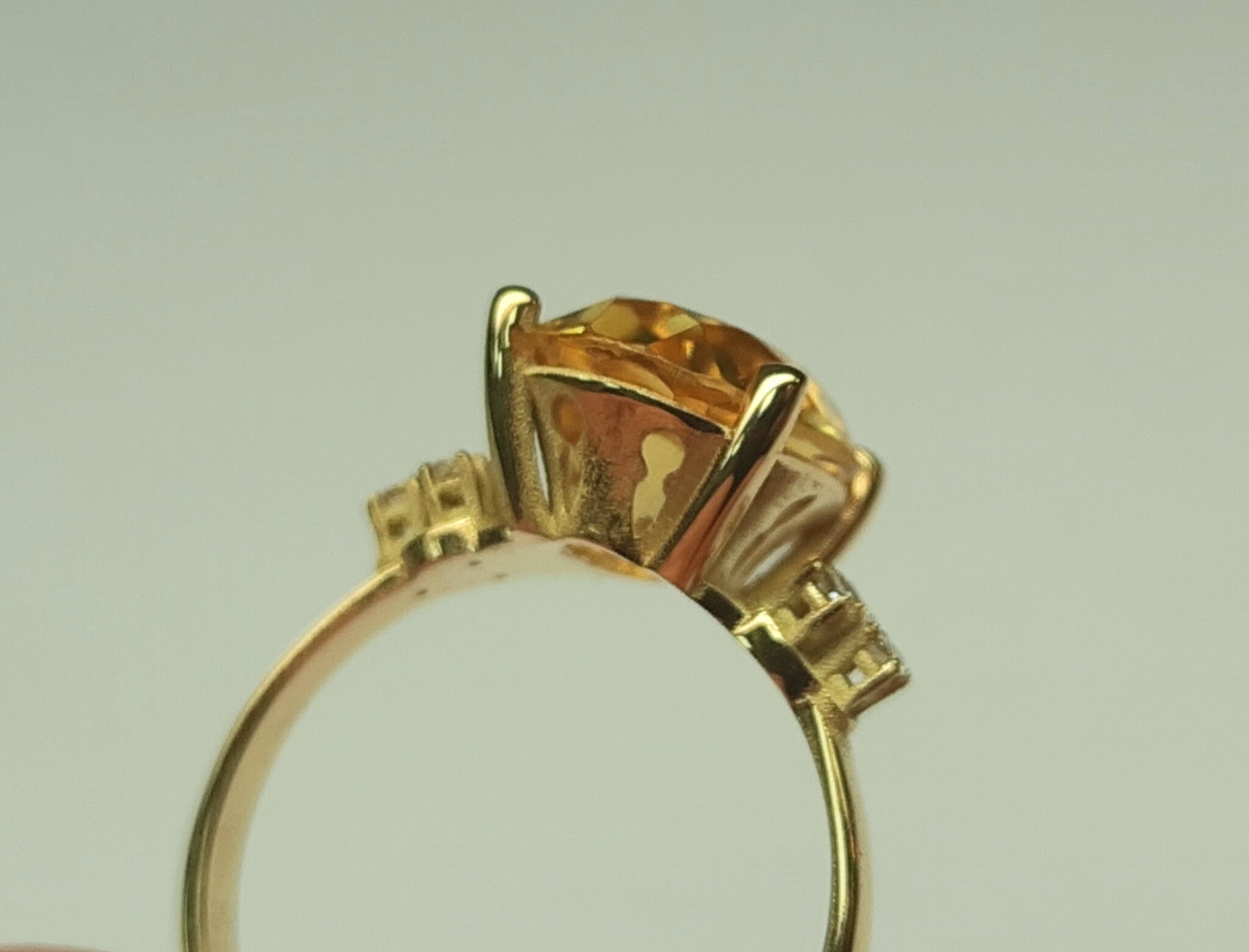 18k gouden ring met diamant en robijn