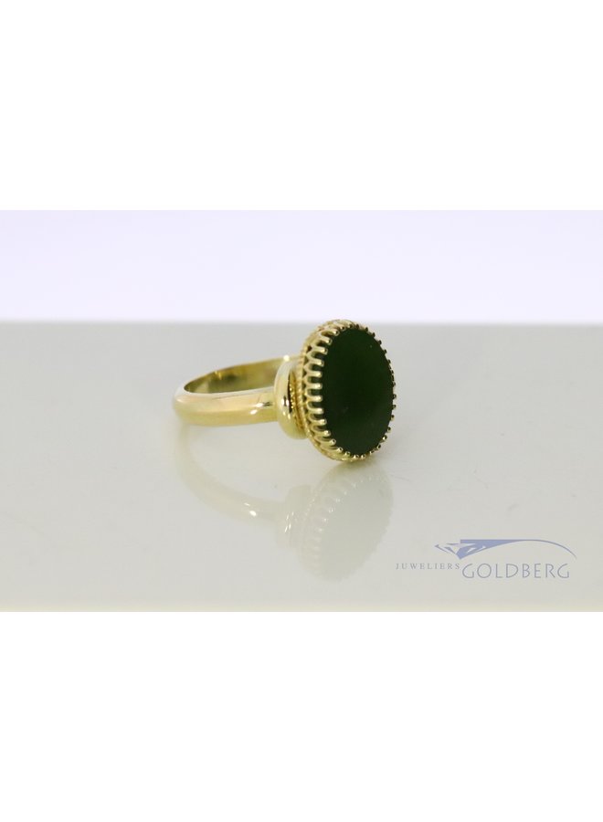 14k gouden ring met jadeiet uit eigen atelier.