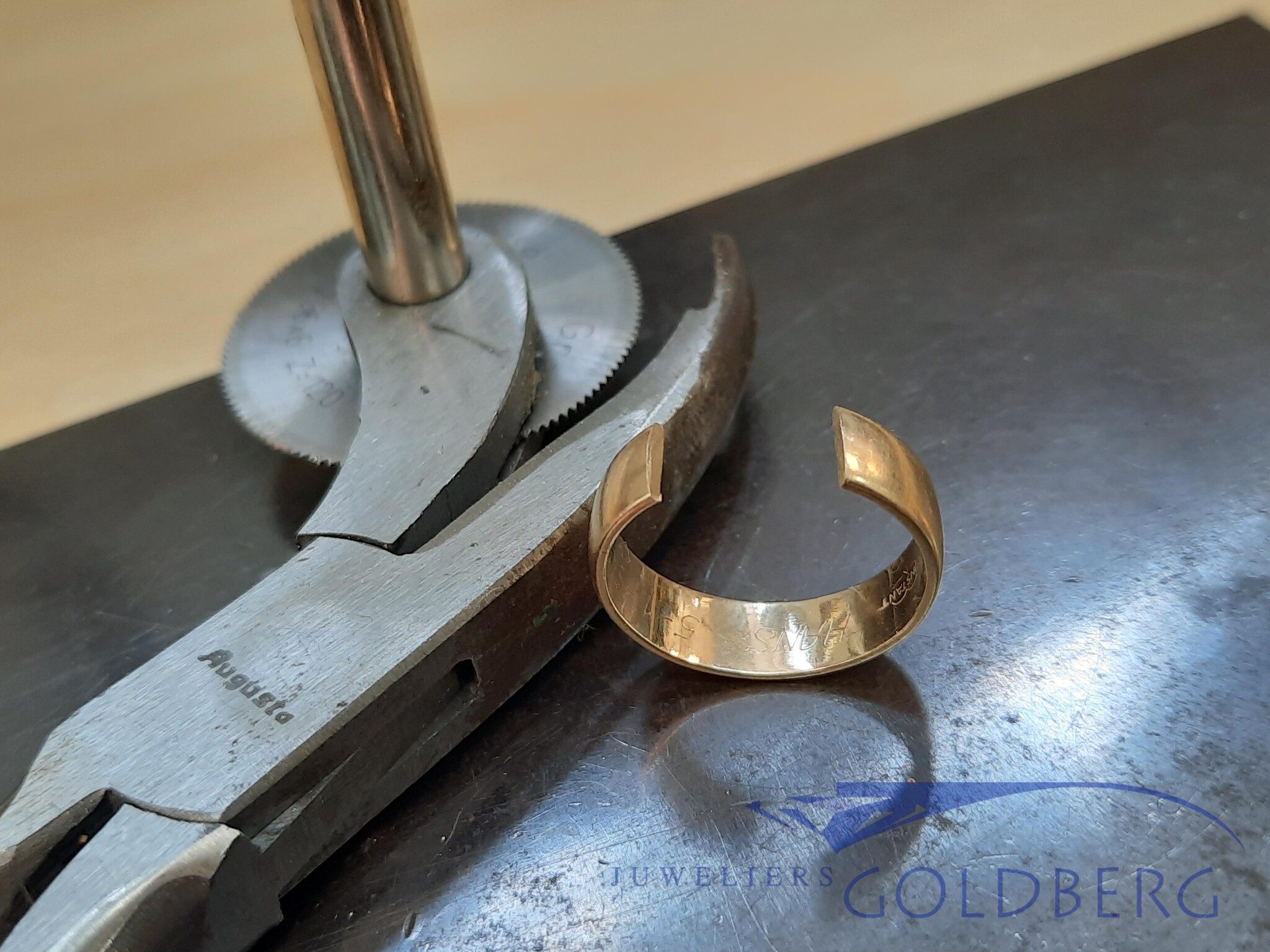 ring removal jeweler eindhoven Goldberg