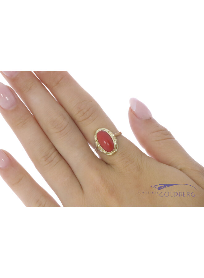 14k Vintage ring gold with blood coral