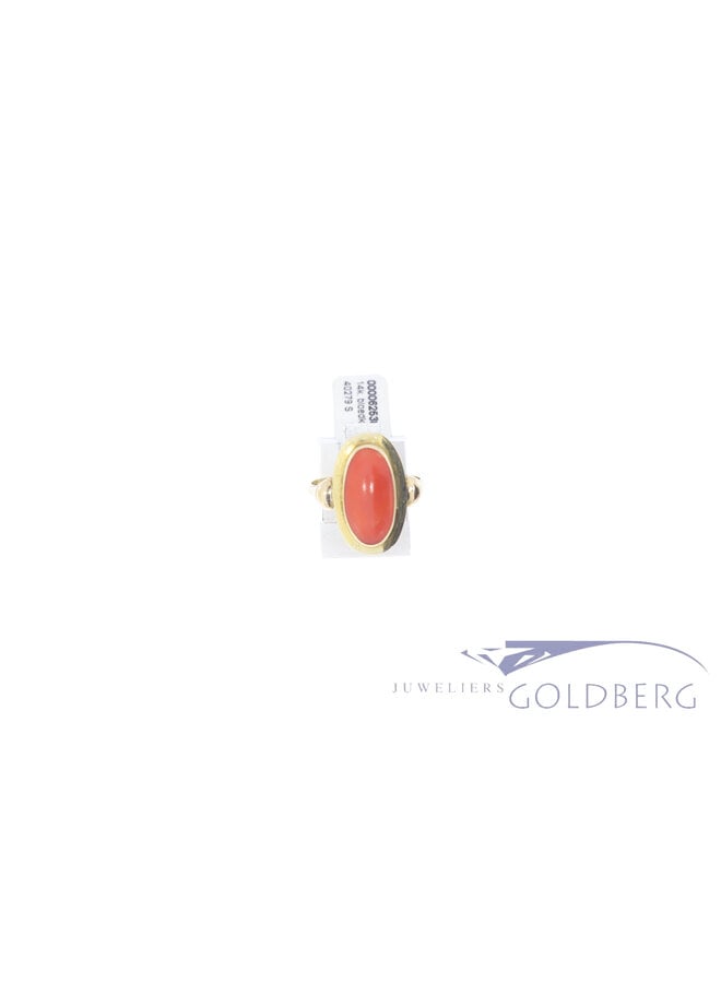 14k vintage ring gold with blood coral