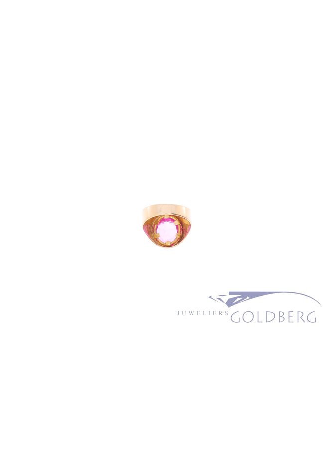 18k signet ring with pink colored stone