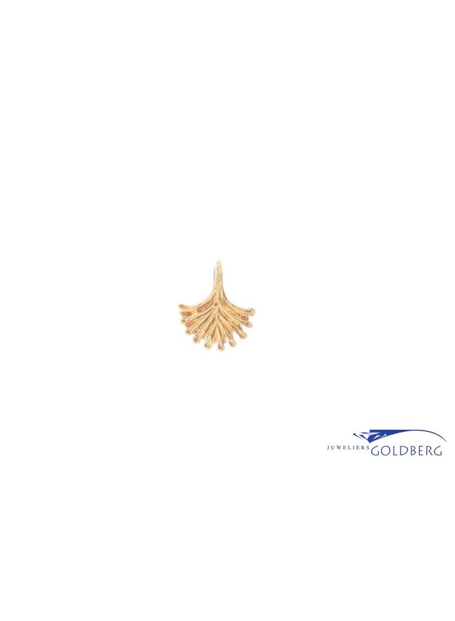 14k gold pendant with Zirconia