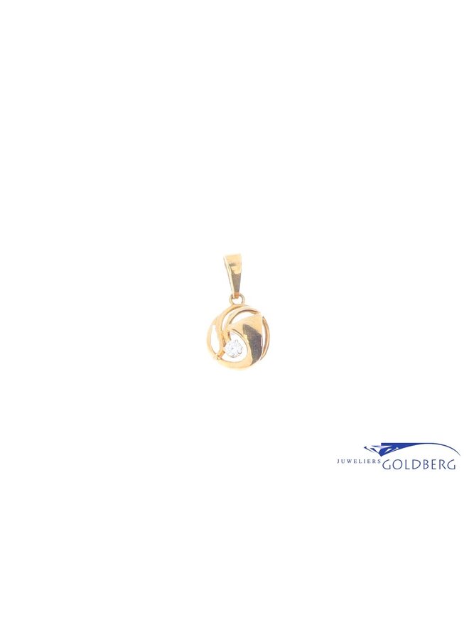 14k gold pendant with Zirconias