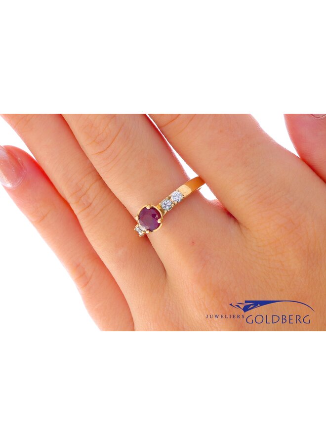 14k geelgouden "Cup ring" met 1.4ct robijn en diamant uit eigen atelier