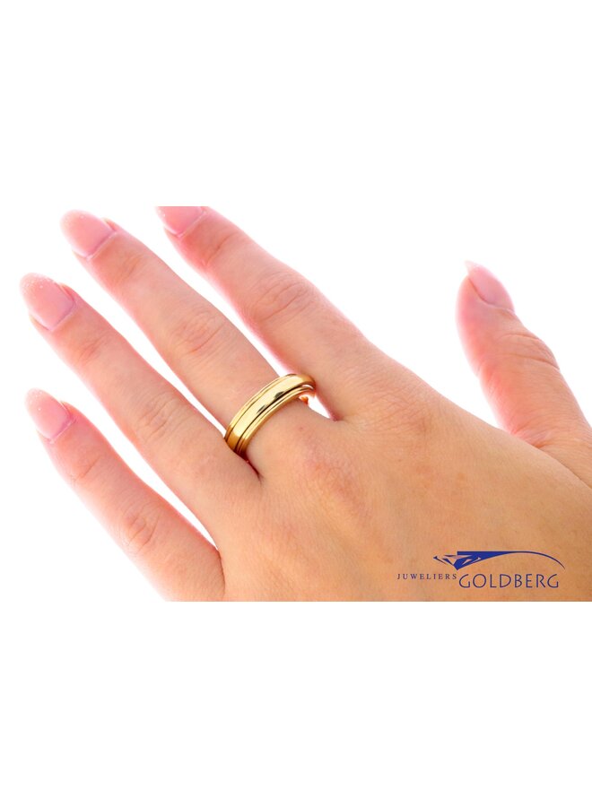 14k band ring with rotating core