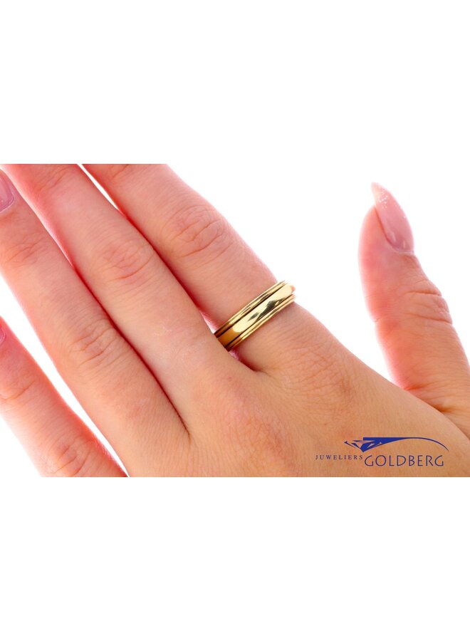 14k band ring with rotating core