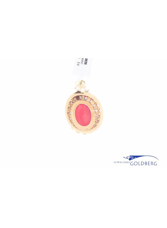 14k gold Vintage pendant red coral