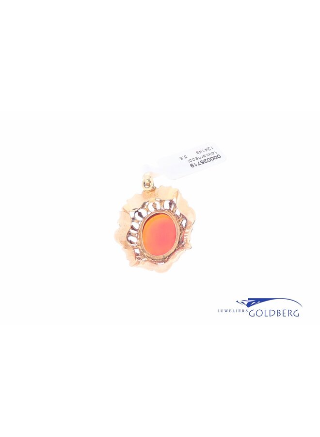 14k gold vintage carnelian pendant