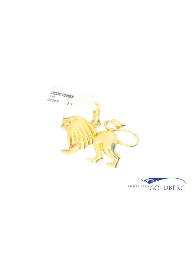 14k gold vintage leo pendant