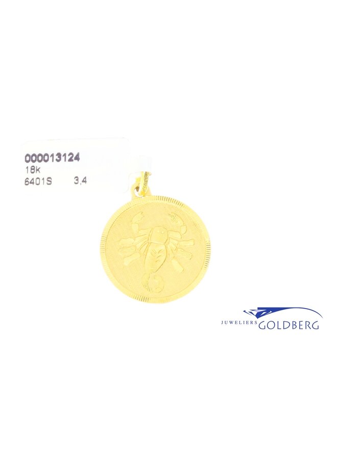 18k gold vintage scorpio pendant