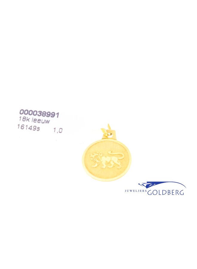 18k gold vintage leo pendant