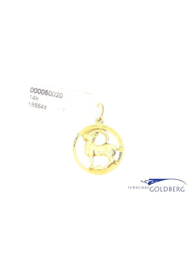 14k gold vintage capricorn pendant