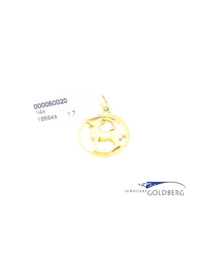 14k gold vintage capricorn pendant