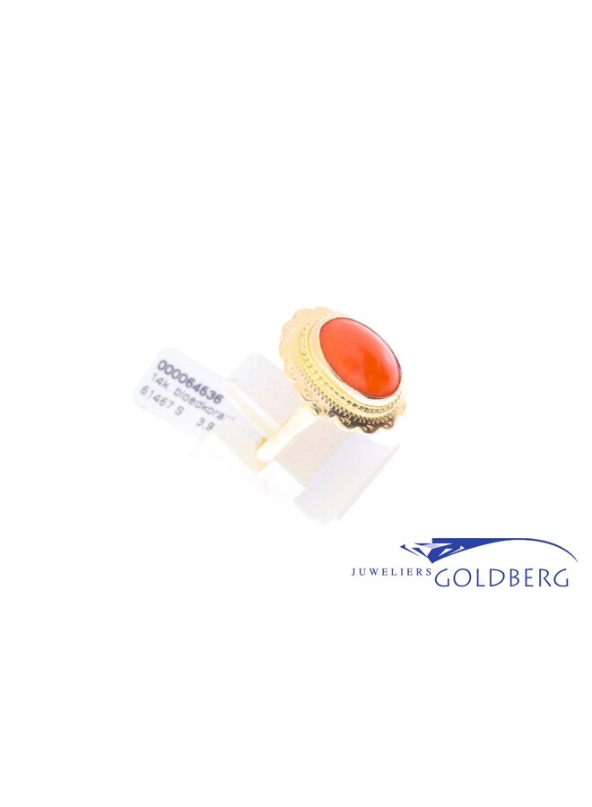 14k gold vintage red coral ring