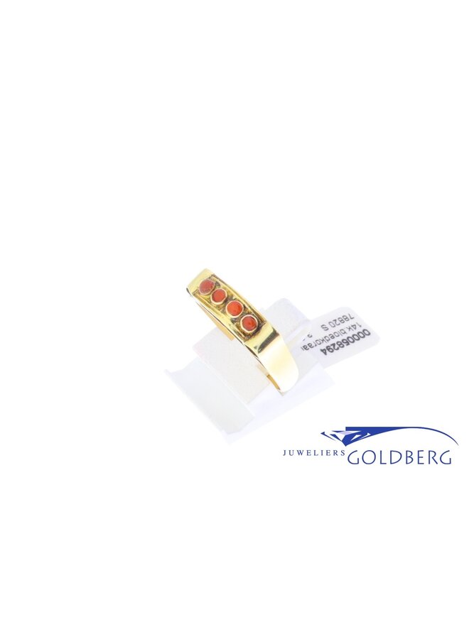 14k gouden ring met bloedkoraal