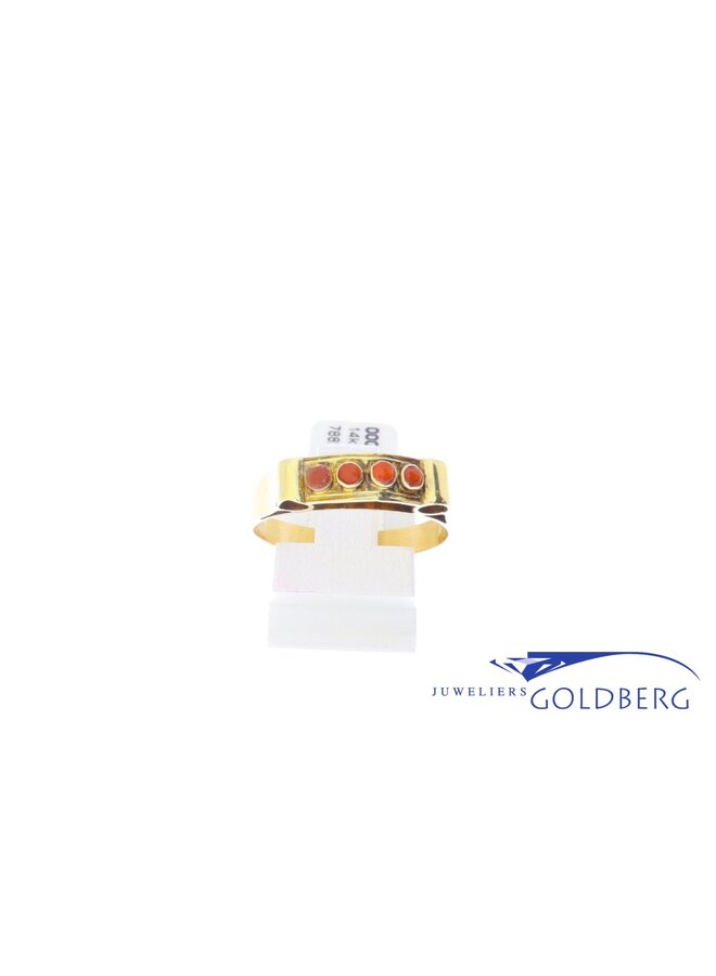 14k gouden ring met bloedkoraal