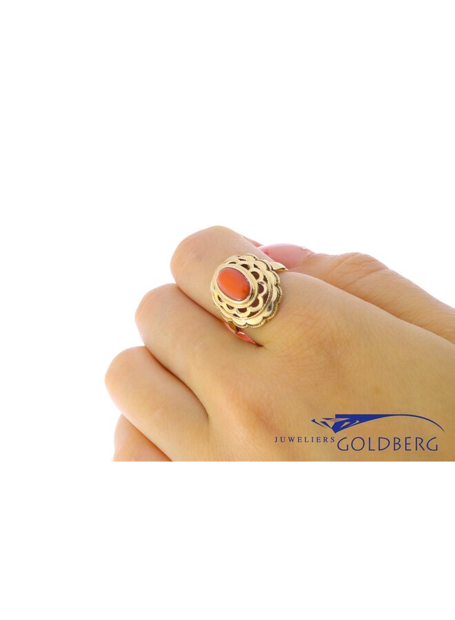 14k  gouden vintage ring met bloedkoraal