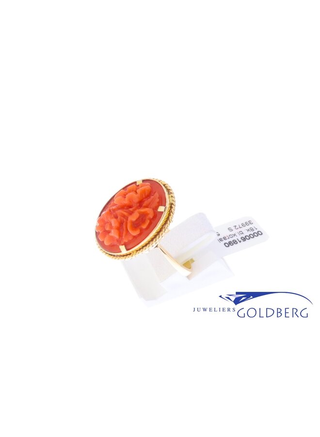 18kt Vintage ring gold red coral