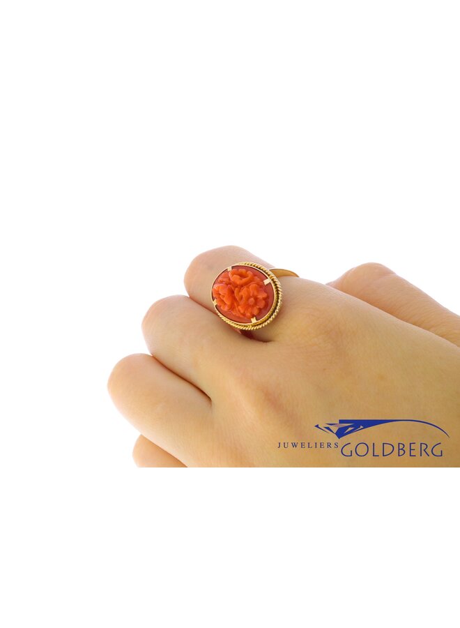 18k gouden vintage ring met bloedkoraal