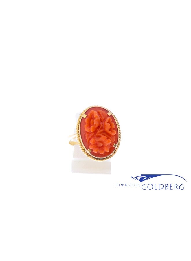 18k gouden vintage ring met bloedkoraal