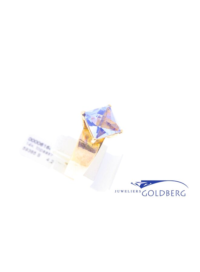 14k gold vintage ring light blue stone