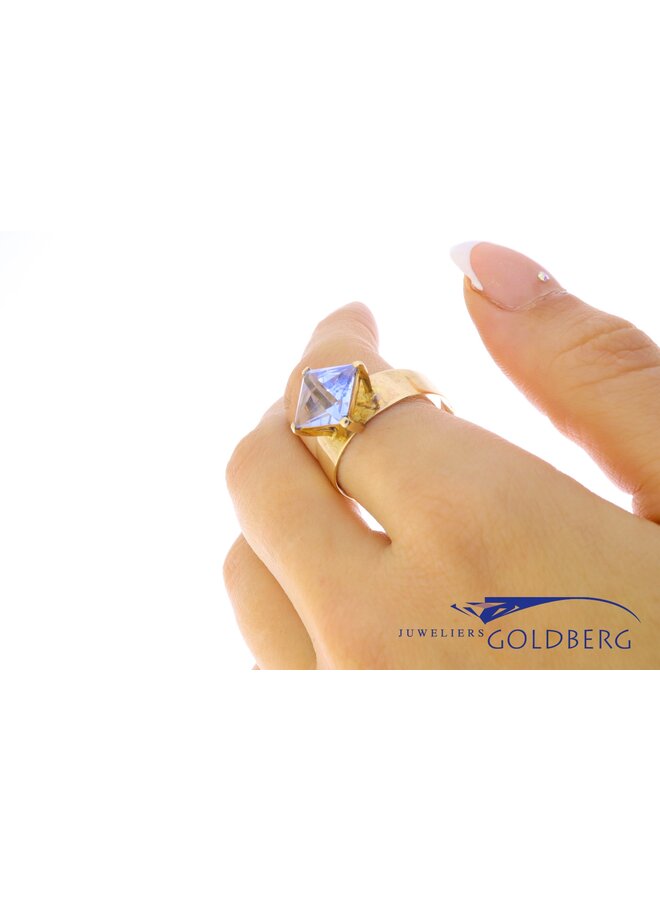 14k gouden vintage ring lichtblauwe steen