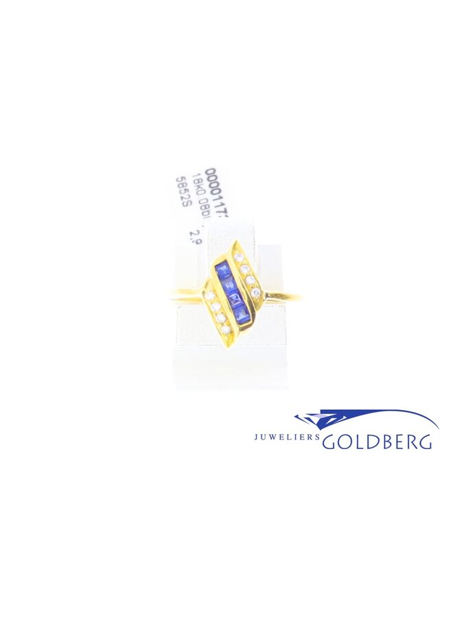 18k gold vintage ring with sapphire and diamond