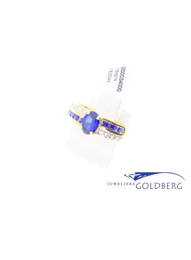 18k gold vintage ring with synthetic sapphire and zirconia