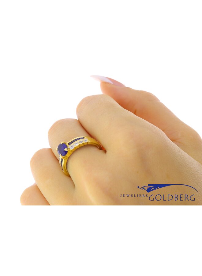 18k gouden vintage ring met synthetische saffier en zirkonia