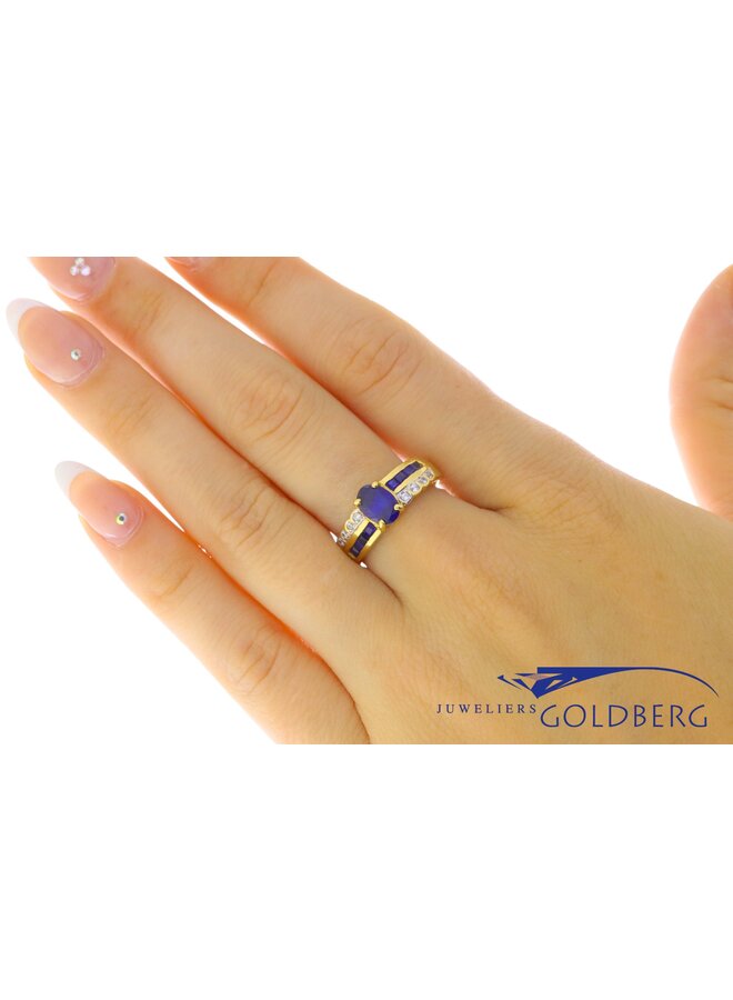 18k gouden vintage ring met synthetische saffier en zirkonia