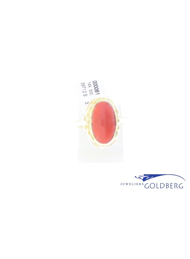 14k vintage ring  gold blood coral