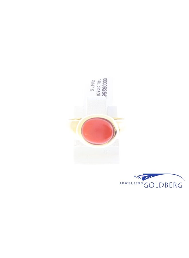 14k vintage ring gold with bloodcoral