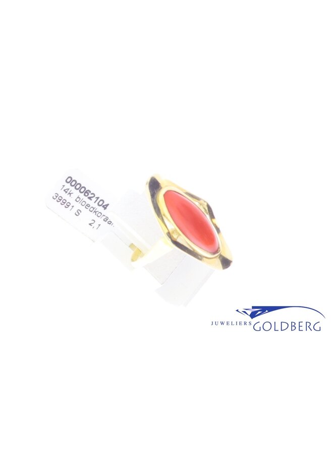 14k gold vintage ring with blood coral