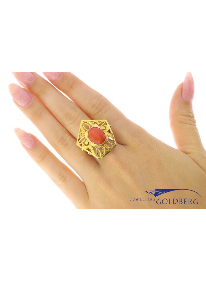 14k Vintage gold ring bloodcoral